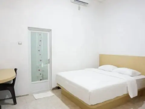 OYO 90221 Makarim Guest House Syariah - Photo 2