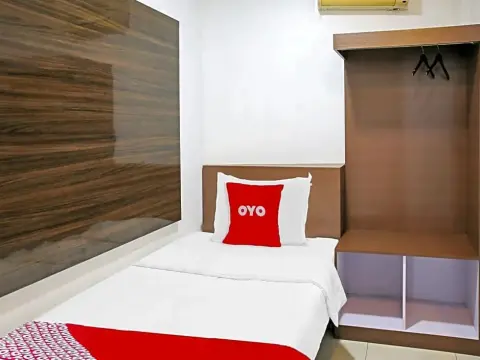 OYO 90221 Makarim Guest House Syariah - Photo 3