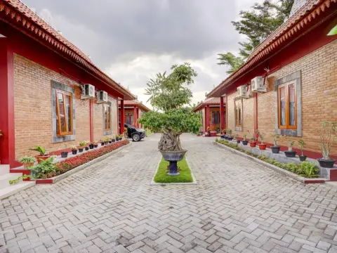 OYO 90265 Cempoko Mulyo Homestay Syariah - Photo 1