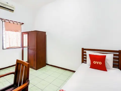 OYO 90843 Vip Syariah Jemur Andayani - Photo 2