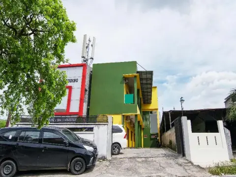 OYO 91254 Hikmah Residence Syariah - Photo 1