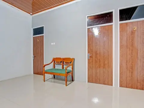 OYO 91960 Fariza House Syariah - Photo 3