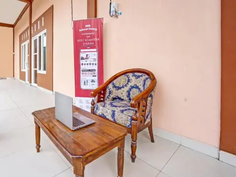 OYO 92006 Kost Sejahtera Syariah - Photo 2