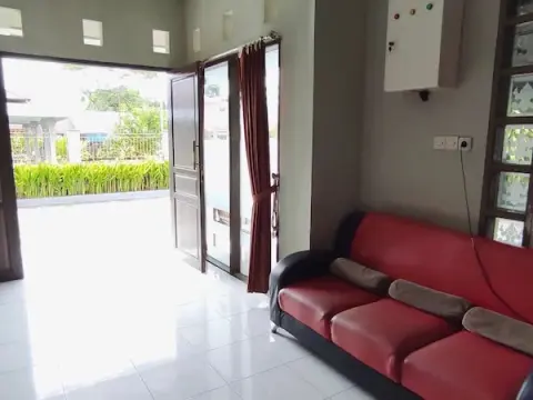 OYO 93051 Wisma Syariah Buloe Near Lapangan Abubakar Lambogo Batili Enrekang - Photo 1