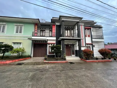 OYO 93143 Mega Raudhah Syariah - Photo 1