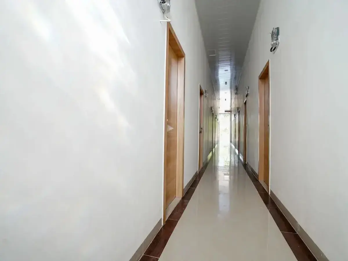 OYO 945 Mega Kost 2