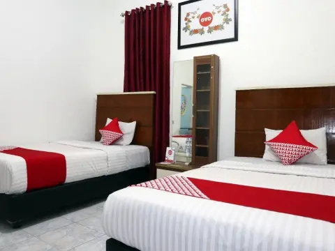 OYO 956 Penginapan Eby - Photo 3