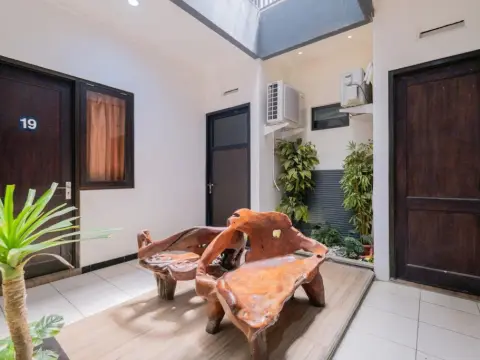 OYO Flagship 90524 Holistay Surabaya New - Photo 2