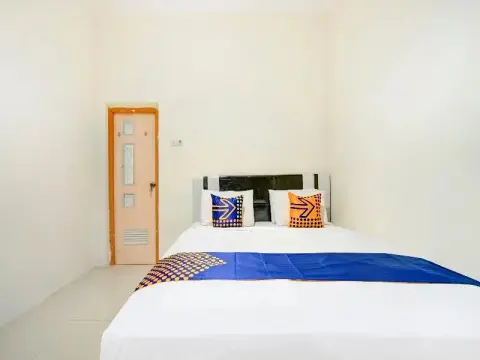 Oyo Life 2698 Kost Blessing - Photo 3