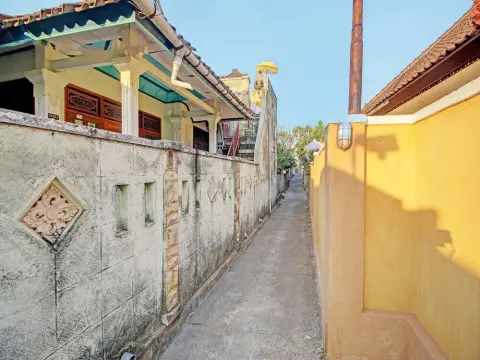 OYO Life  92953 Nirmala Kost - Foto 1