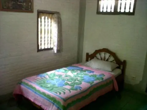 Padang Lovina Seaside Cottages - Photo 4