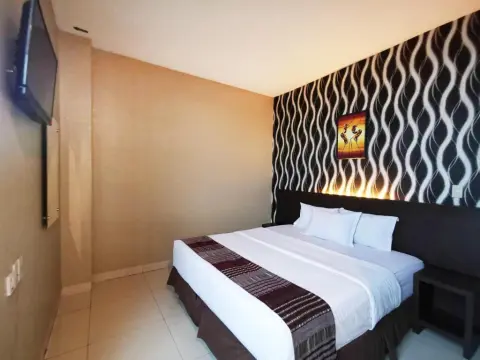 Palace Inn - Photo 4