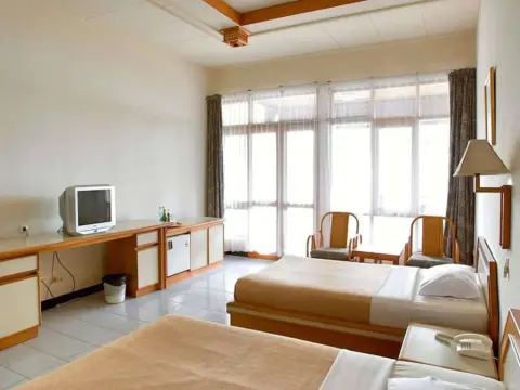 Pantai Indah Resort Hotel Timur - Photo 4
