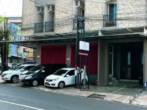 Pesona Guesthouse Syariah Malang - Photo 1