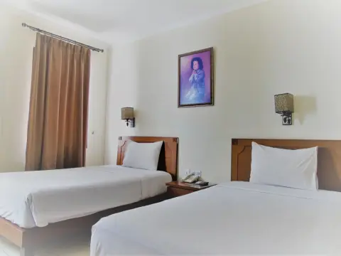 Pia Hotel Cirebon - Photo 4