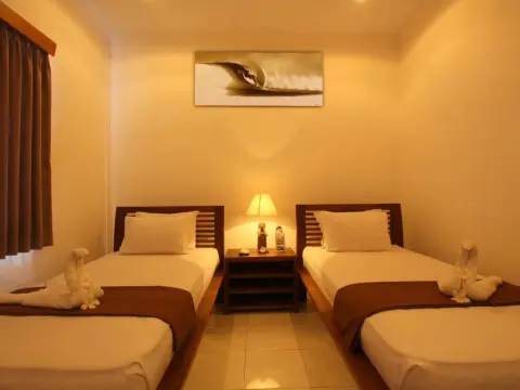Premier Surf Camp - Photo 3