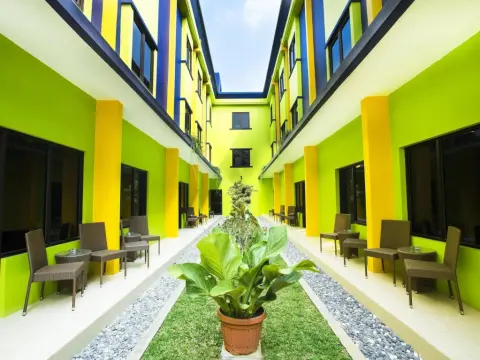 PrimeBiz Hotel Karawang - Photo 1