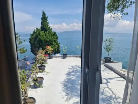 Purnama Balige Hotel - Photo 4