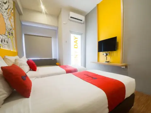 RedDoorz Apartment near Bundaran Satelit Surabaya - Photo 4