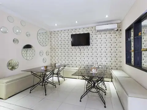 RedDoorz @ Gandaria Utara 2 - фото 2