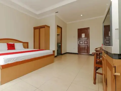 RedDoorz @ Jalan Mangkunegara - Photo 2
