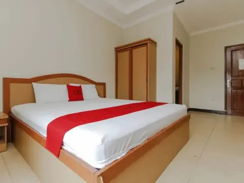 RedDoorz @ Jalan Mangkunegara - Photo 4