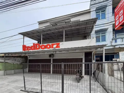 RedDoorz @ Jalan Pangeran Tirtayasa Lampung 2 - Photo 2