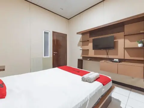RedDoorz @ K Home Syariah near Mall Kartini Lampung - Photo 3