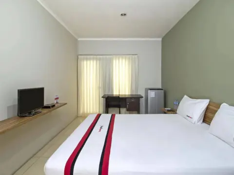 RedDoorz @ Mampang Prapatan - Photo 3