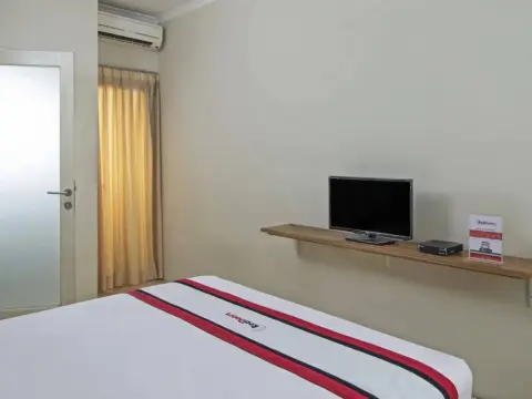 RedDoorz @ Mampang Prapatan - Photo 4