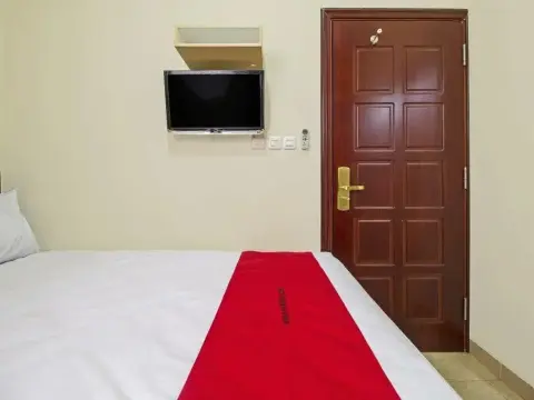 RedDoorz @ Palmerah Utara - Photo 4