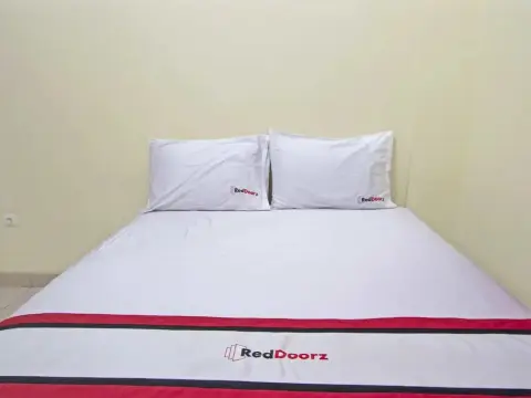 RedDoorz @ Pogung Baru - Photo 4