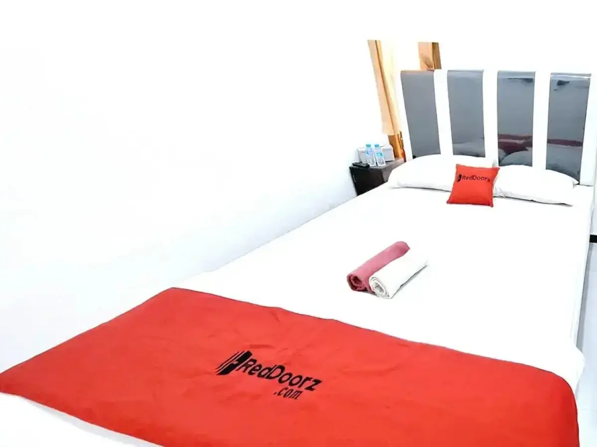 RedDoorz @ Queen Asri Premium