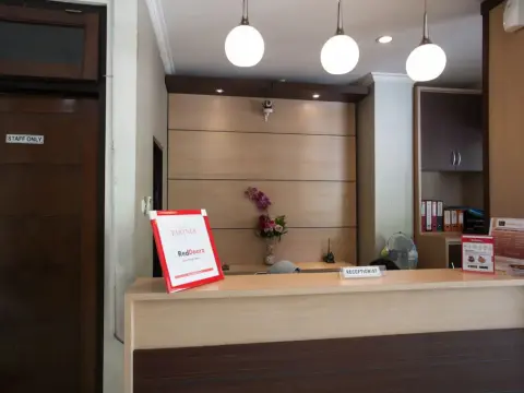 RedDoorz @ Rampal - Photo 1