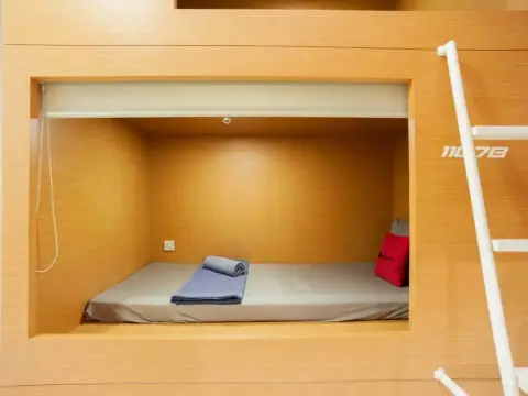 RedDoorz Hostel near Taman Puring - Photo 3