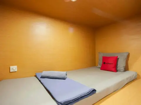 RedDoorz Hostel near Taman Puring - Photo 4
