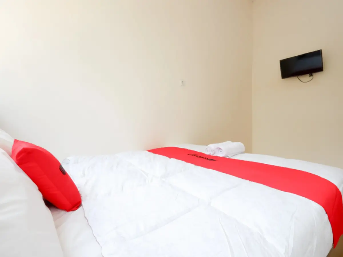 RedDoorz near Akademi Kepolisian Semarang