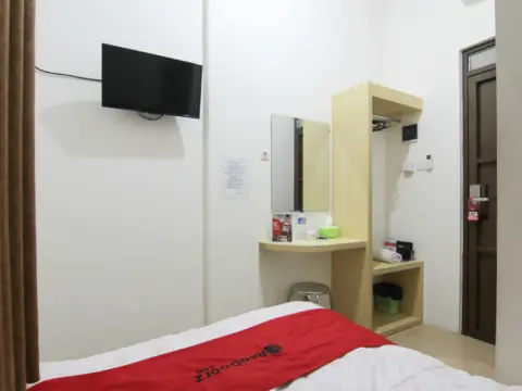 RedDoorz near Akademi Kepolisian Semarang - Photo 3