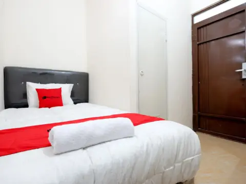 RedDoorz near Akademi Kepolisian Semarang - Photo 4
