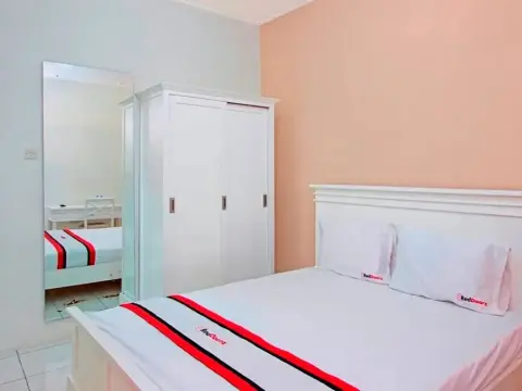 RedDoorz near Atmajaya University - Photo 1