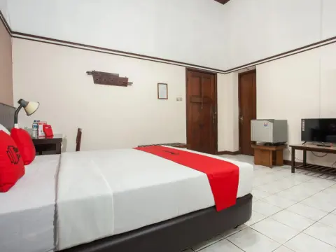 RedDoorz near Balai Kota Malang - Foto 3