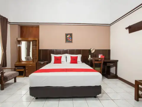 RedDoorz near Balai Kota Malang - Foto 4