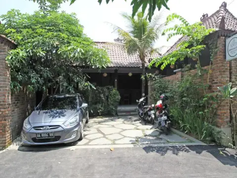 RedDoorz near Borobudur Temple 2 - Photo 3