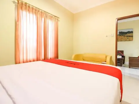 RedDoorz near Desa Wisata Kasongan - Photo 2