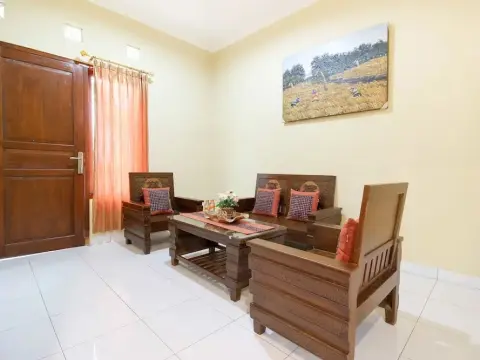 RedDoorz near Desa Wisata Kasongan - Photo 4