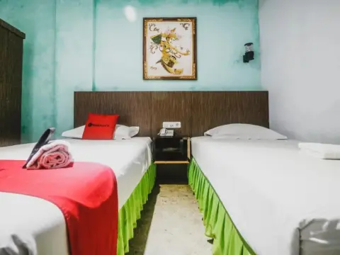 Reddoorz Near Fort Rotterdam 2 - Photo 4