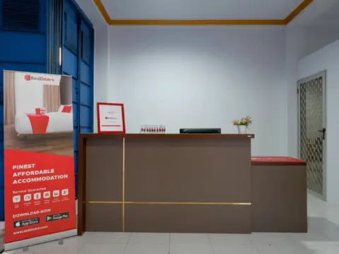 RedDoorz near GOR Satria 3 - Photo 1