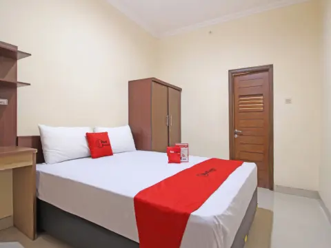 RedDoorz near Hartono Mall 3 - Photo 2