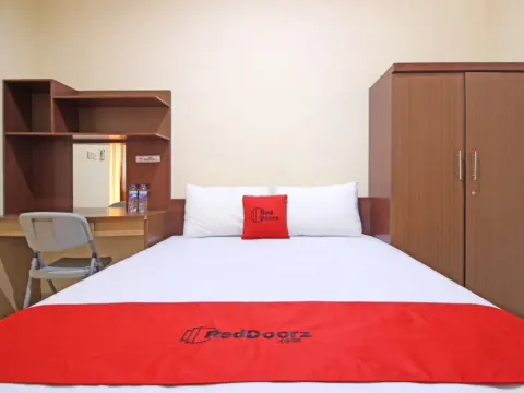 RedDoorz near Hartono Mall 3 - Photo 3