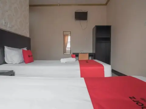 RedDoorz near Hermina Hospital Palembang - Foto 3